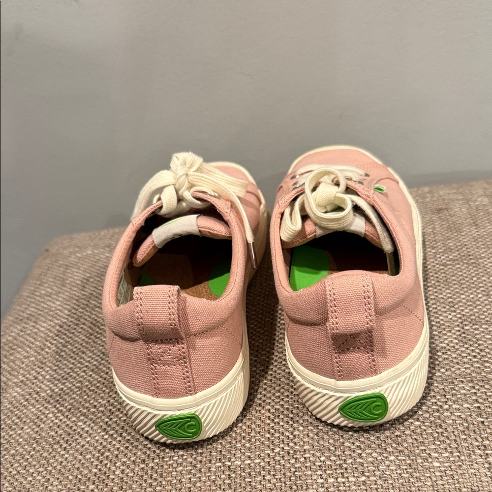 Pink Canvas Cariuma OCA Low-top Canvas Sneakers in Rose, Women's size 8 - Picture 3 of 6